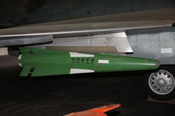 Ядерная ракета «воздух-воздух» AIM-26 Falcon (США)