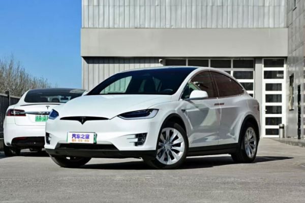 Tesla обвинила китайских водителей в неумении ездить