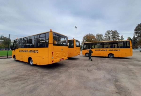 ЗАЗ передал партию школьных автобусов территориальным общинам